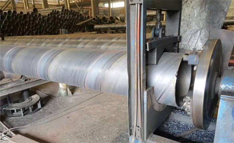 鋼材場(chǎng)900mm螺旋焊管，426-6-8-10-12mm螺旋鋼管，鋼材場(chǎng)打樁鋼護(hù)筒，給水螺旋焊管廠(chǎng)家