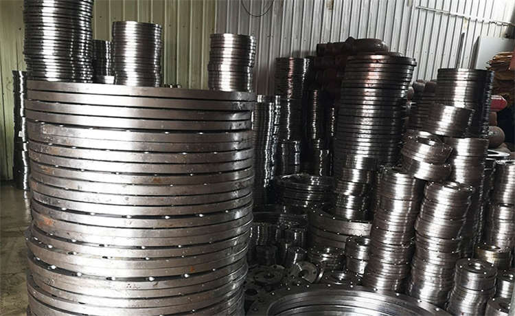 1724螺旋焊管，dn600螺旋管，鋼材場(chǎng)鋼護(hù)筒加工廠(chǎng)家，自來(lái)水防腐螺旋管廠(chǎng)家