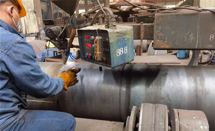 1000鎖扣鋼管樁,卷板管鋼護筒,KY2021原漿型環(huán)氧重防腐螺旋管,鋼材場螺旋管現(xiàn)貨