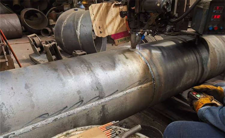 2420mm螺旋鋼管，內(nèi)直徑1800mm螺旋管-1820mm螺旋焊管，2820螺旋管廠家，鎖扣鋼管樁廠家